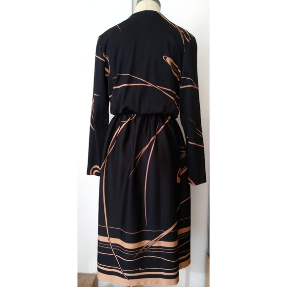 Vtg 70s Faux Wrap Dress - Picture 5 of 10